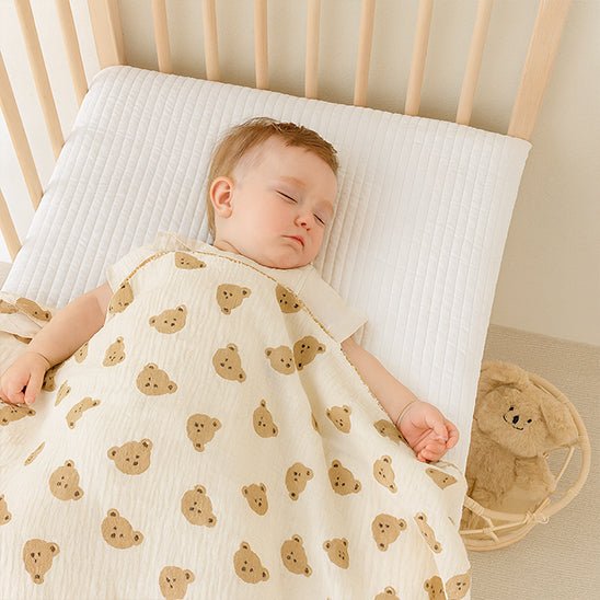 COUVERTURE BEBE LA TOTALE MOTIF OURS BEBE DORT