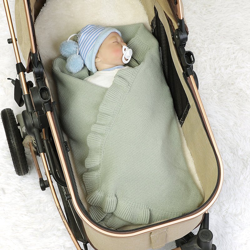 couverture bébé tricot Cocooning gris bébé emmailloté dort poussette