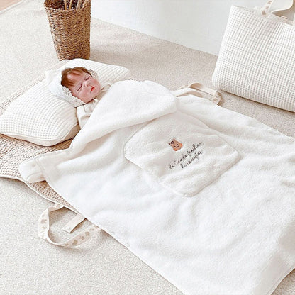 couverture porte bebe microfibre cocon ours blanc bébé dort tapis