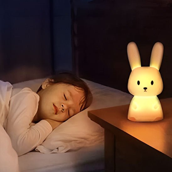 veilleuse enfant lapin jaune fille dort